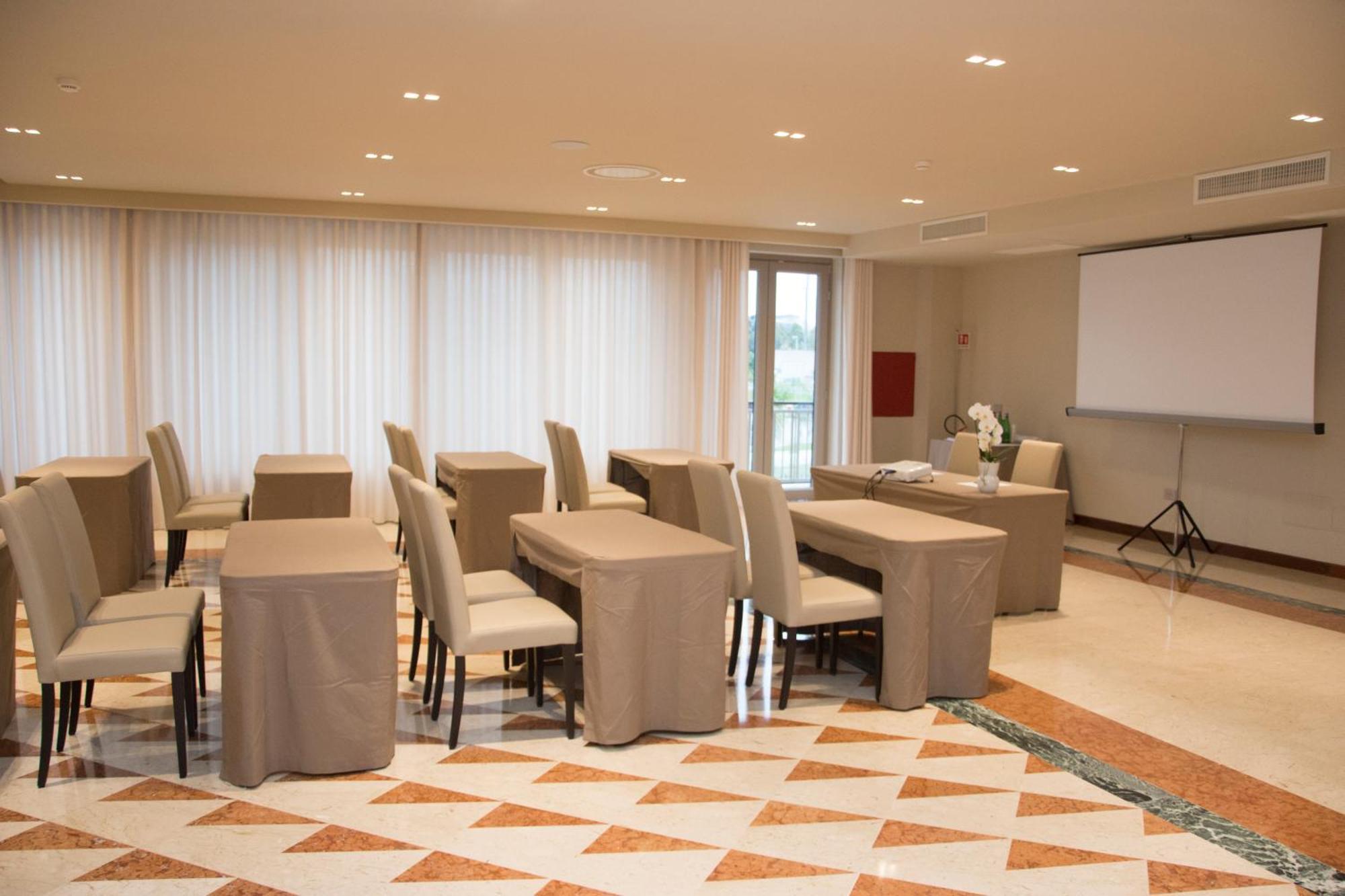 Hotel Commercio Battipaglia Esterno foto