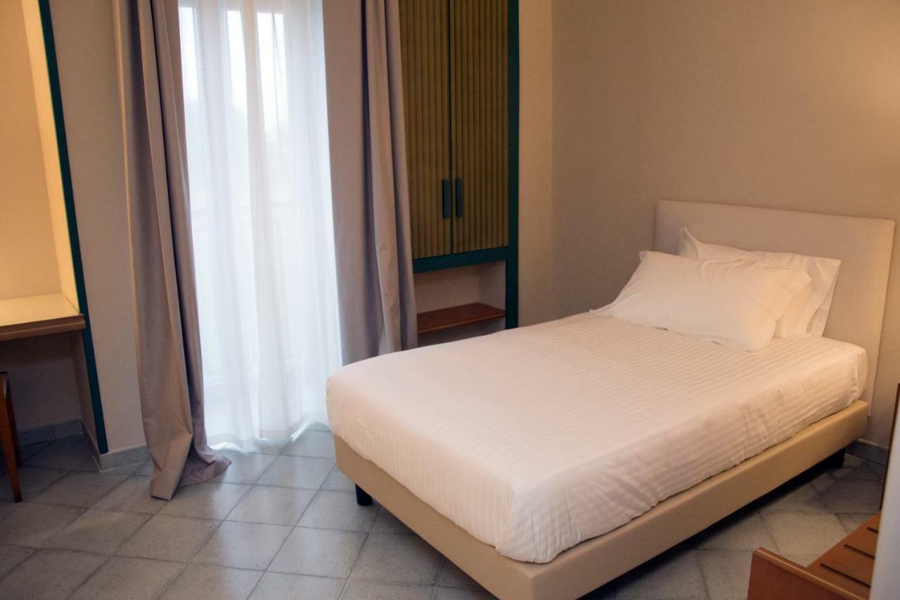 Hotel Commercio Battipaglia Esterno foto